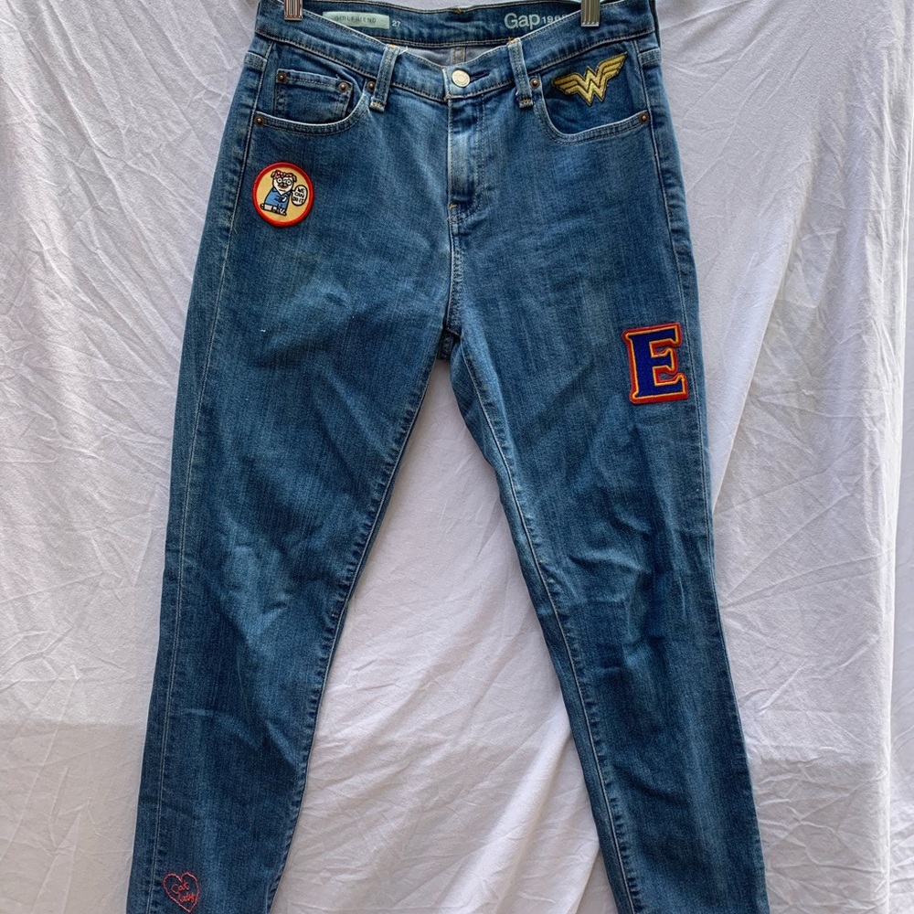 GAP Women's girlfriend 1969 Blue Jeans with Fun Patches - Picture 1 of 12